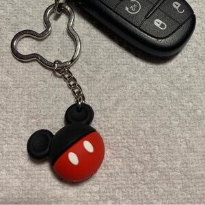 NEW MICKEY MOUSE DISNEY KEY CHAIN